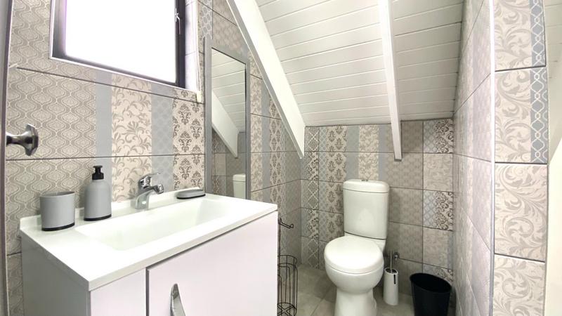 To Let 4 Bedroom Property for Rent in Dwarskersbos Western Cape